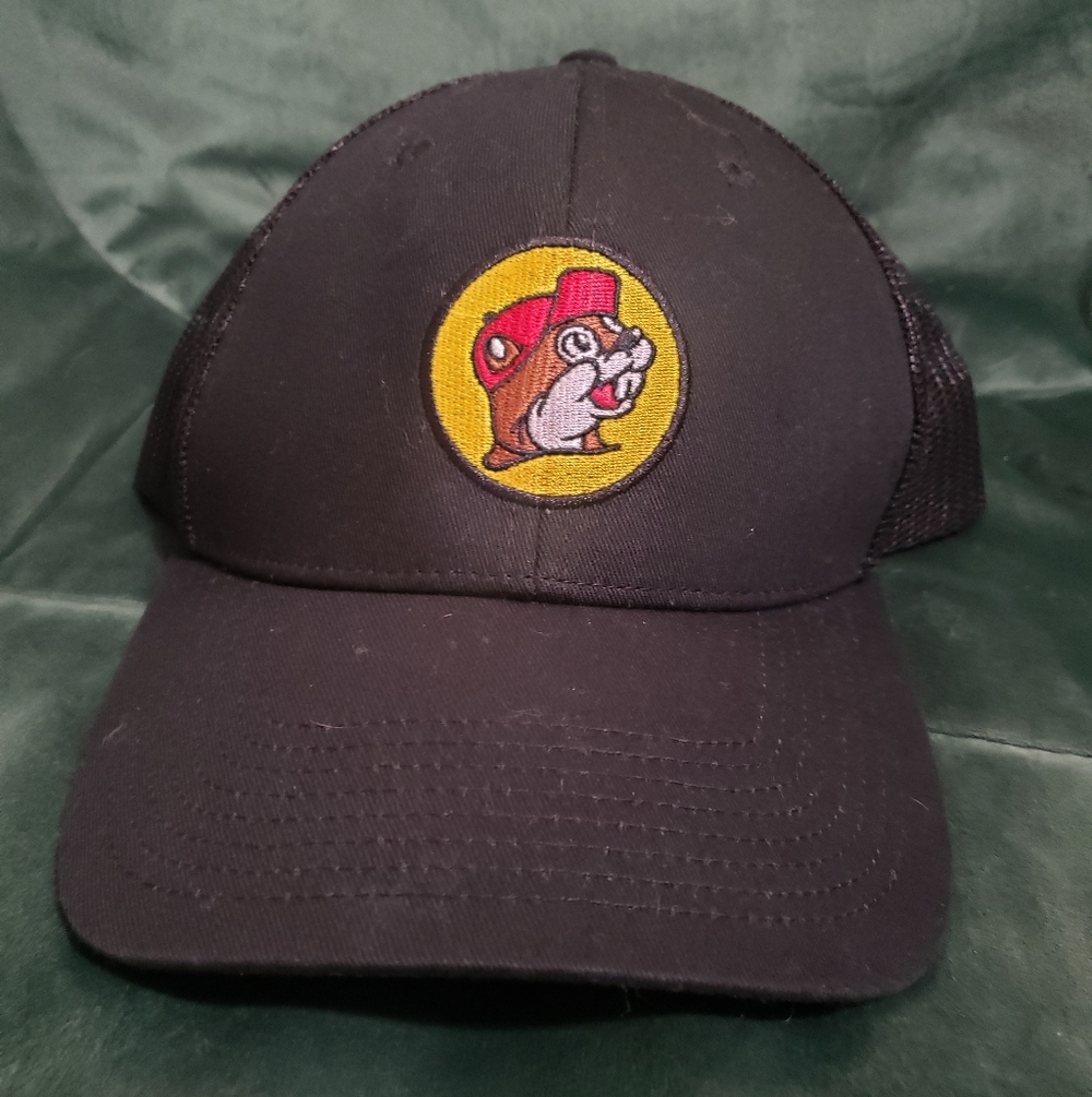 Buc-ee's Black Mesh Trucker Hat